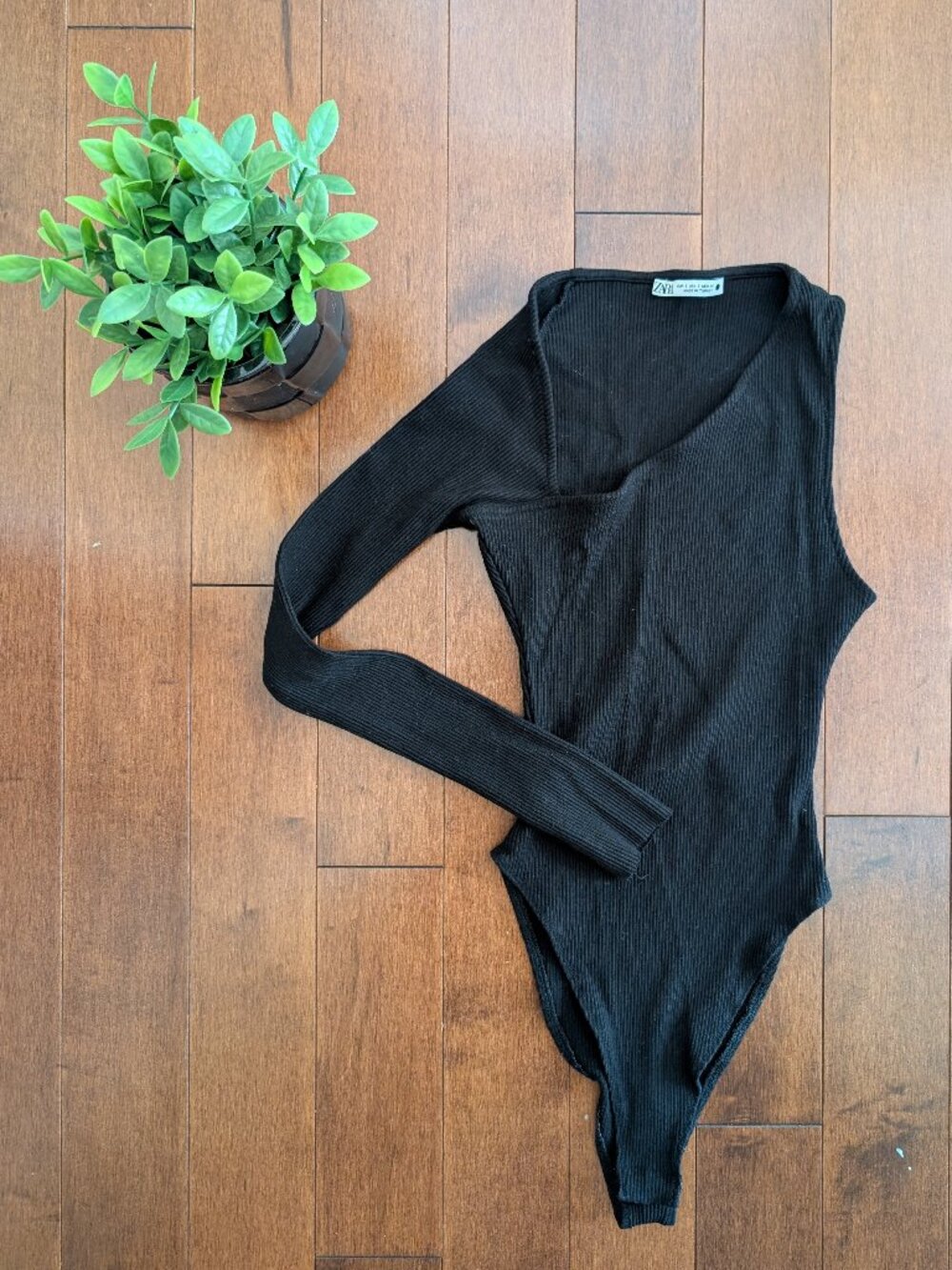 4/$25 ZARA ONE SLEEVE RIBBED BODYSUIT